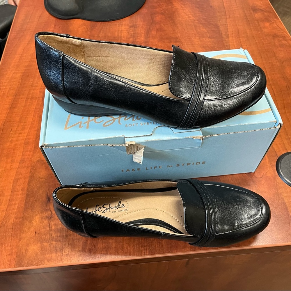 Life Stride Soft Systems Flats With Small Wedge - image 2